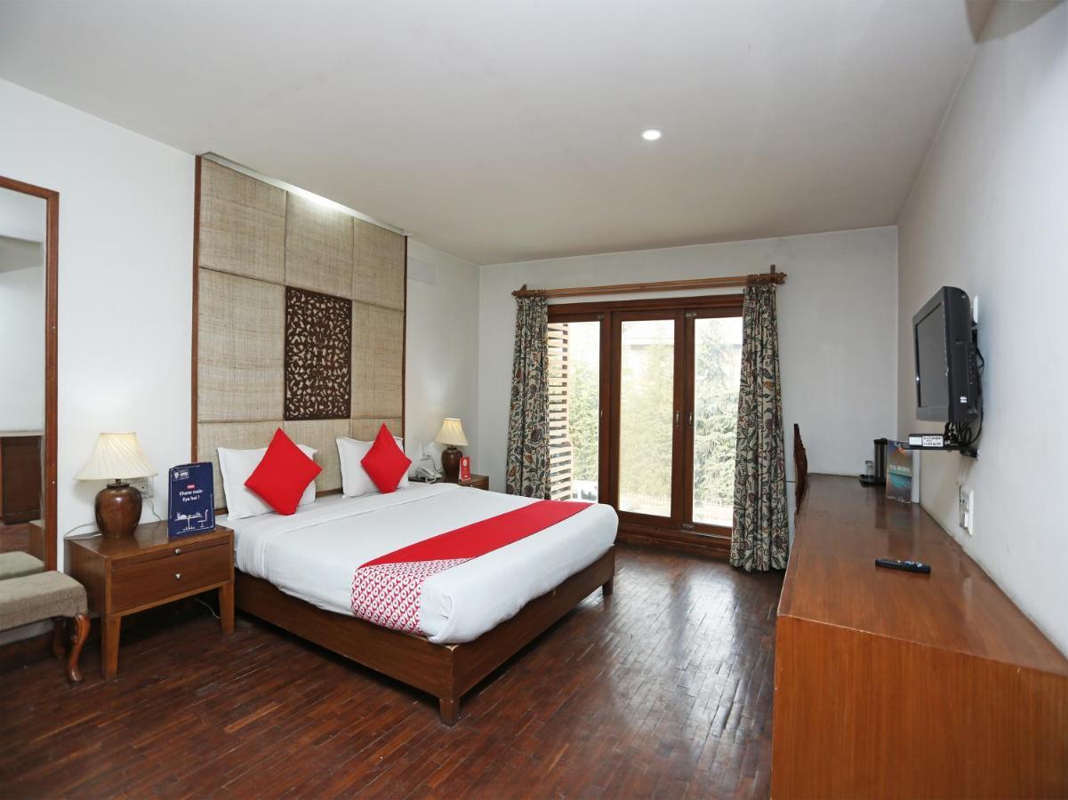 Oyo 27008 Paradise Gateway Hotel Srīnagar Buitenkant foto