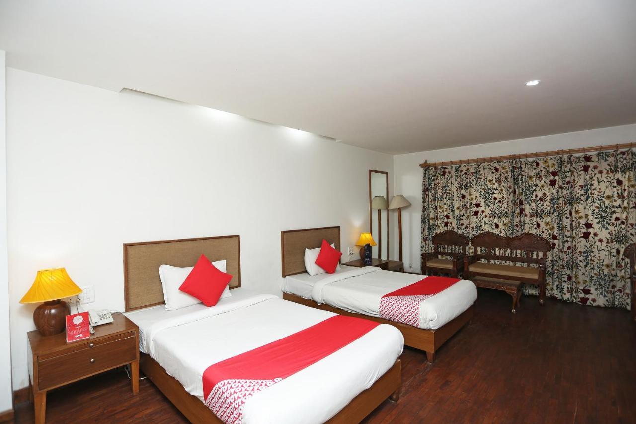 Oyo 27008 Paradise Gateway Hotel Srīnagar Buitenkant foto
