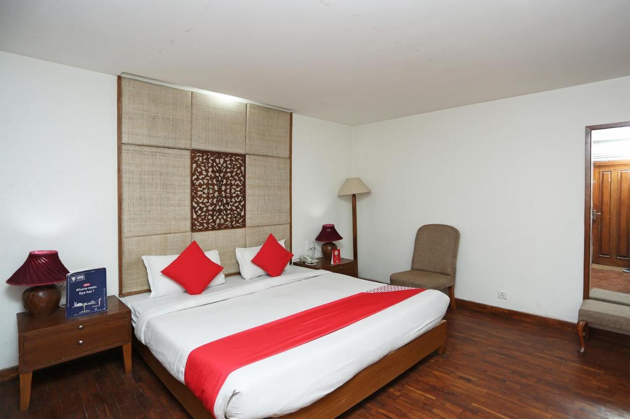 Oyo 27008 Paradise Gateway Hotel Srīnagar Buitenkant foto