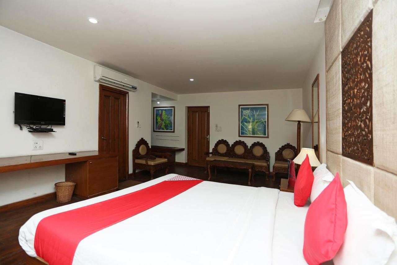 Oyo 27008 Paradise Gateway Hotel Srīnagar Buitenkant foto