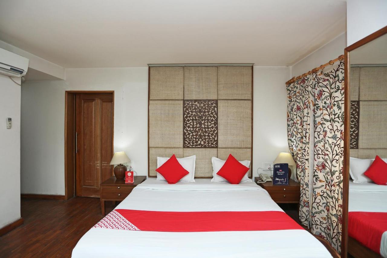 Oyo 27008 Paradise Gateway Hotel Srīnagar Buitenkant foto
