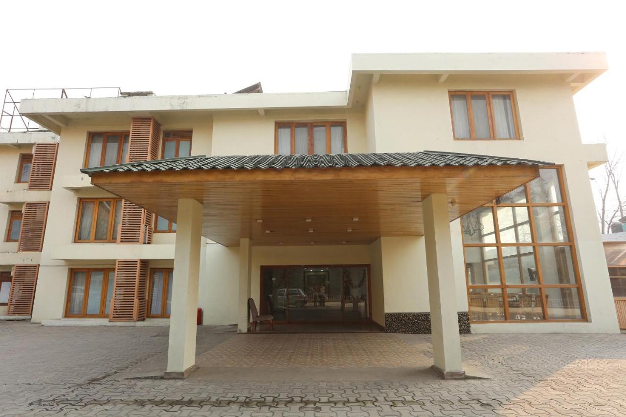 Oyo 27008 Paradise Gateway Hotel Srīnagar Buitenkant foto